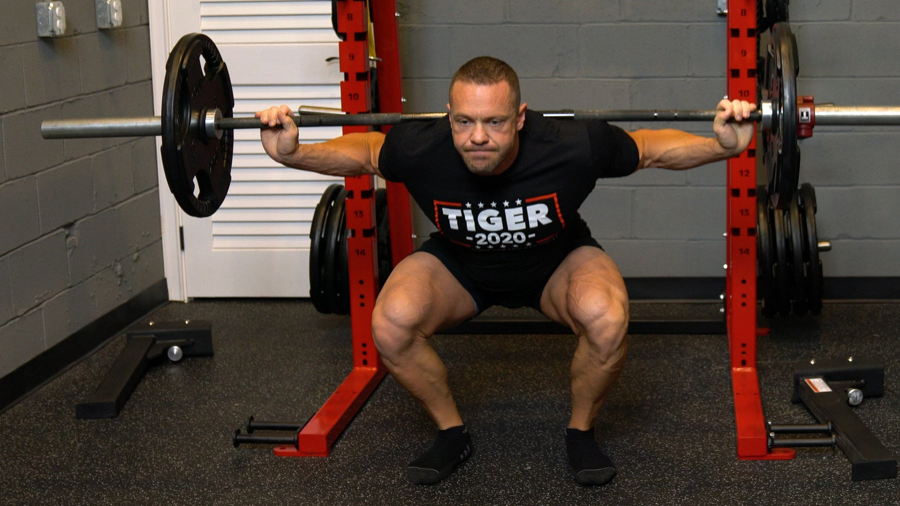 Comparison of high bar and low bar squat technique