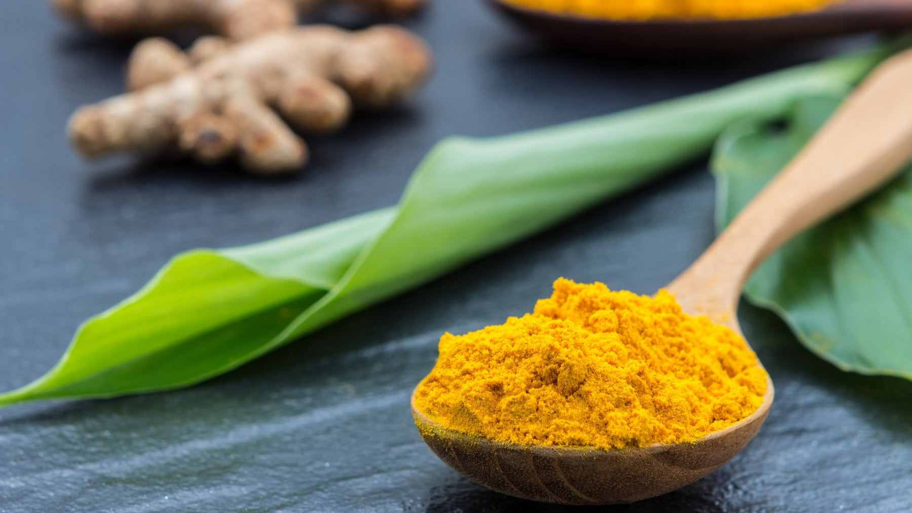Curcumin supplement guide covering benefits, dosage, and side effects