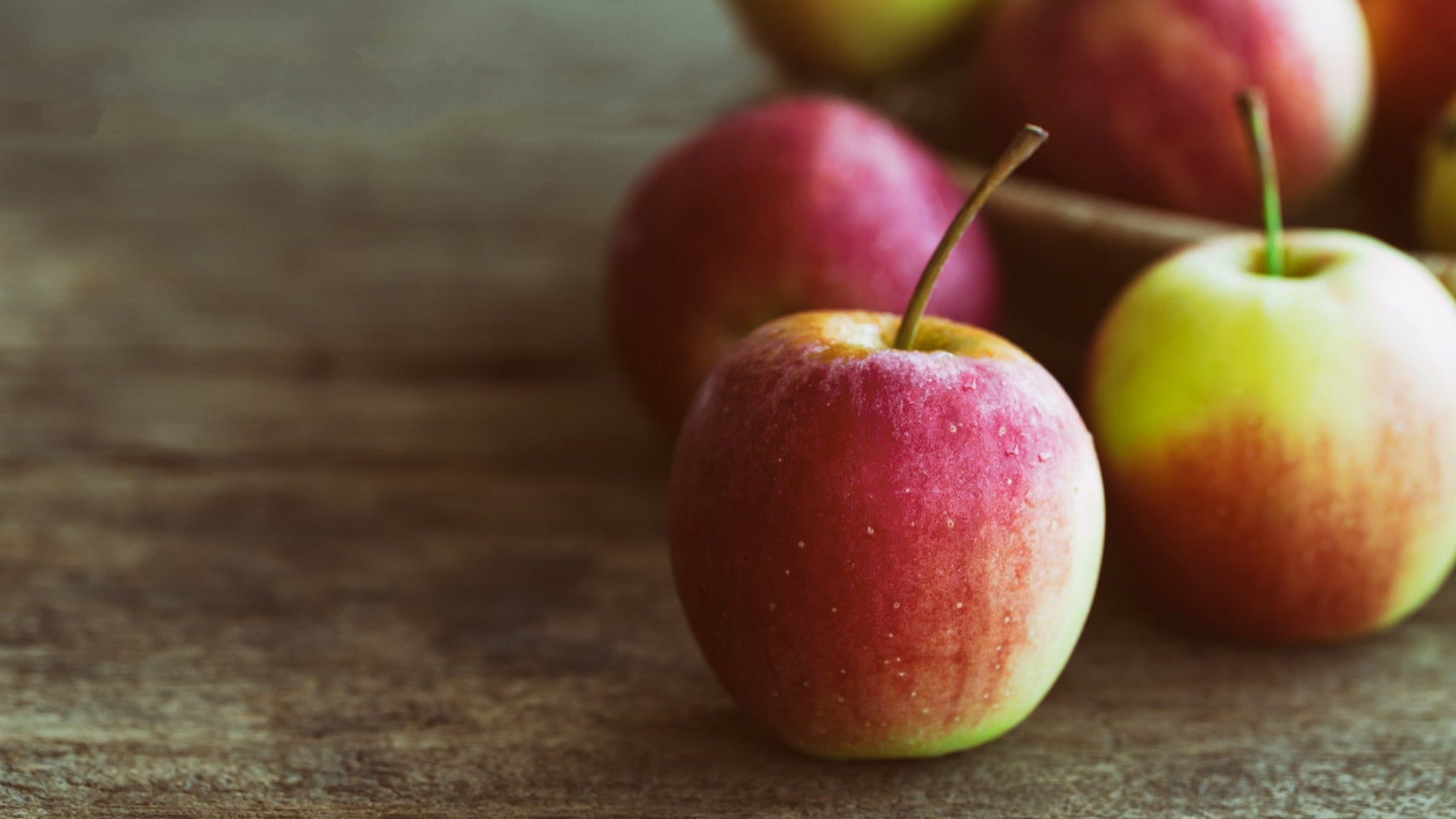 Fresh apple showing its calorie count