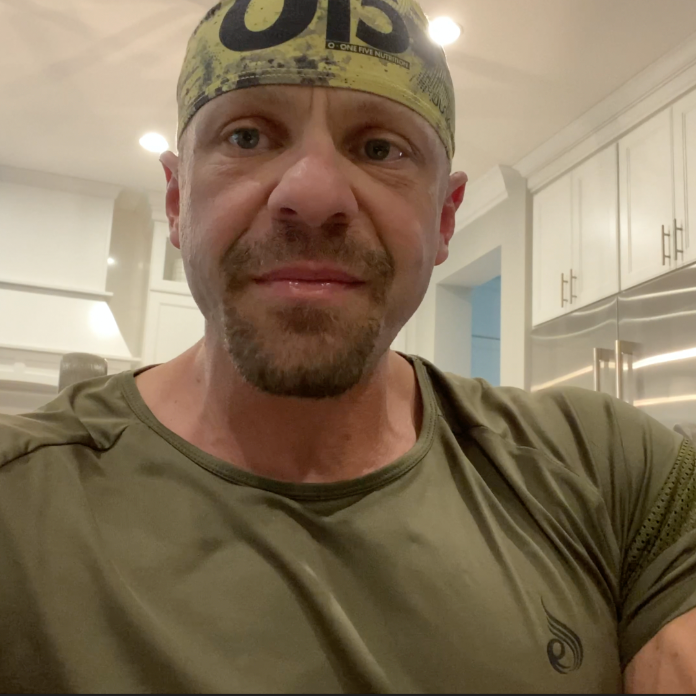 LEANER BY THE DAY - DAY 23 - CHEST TRAINING - BACK HOME!