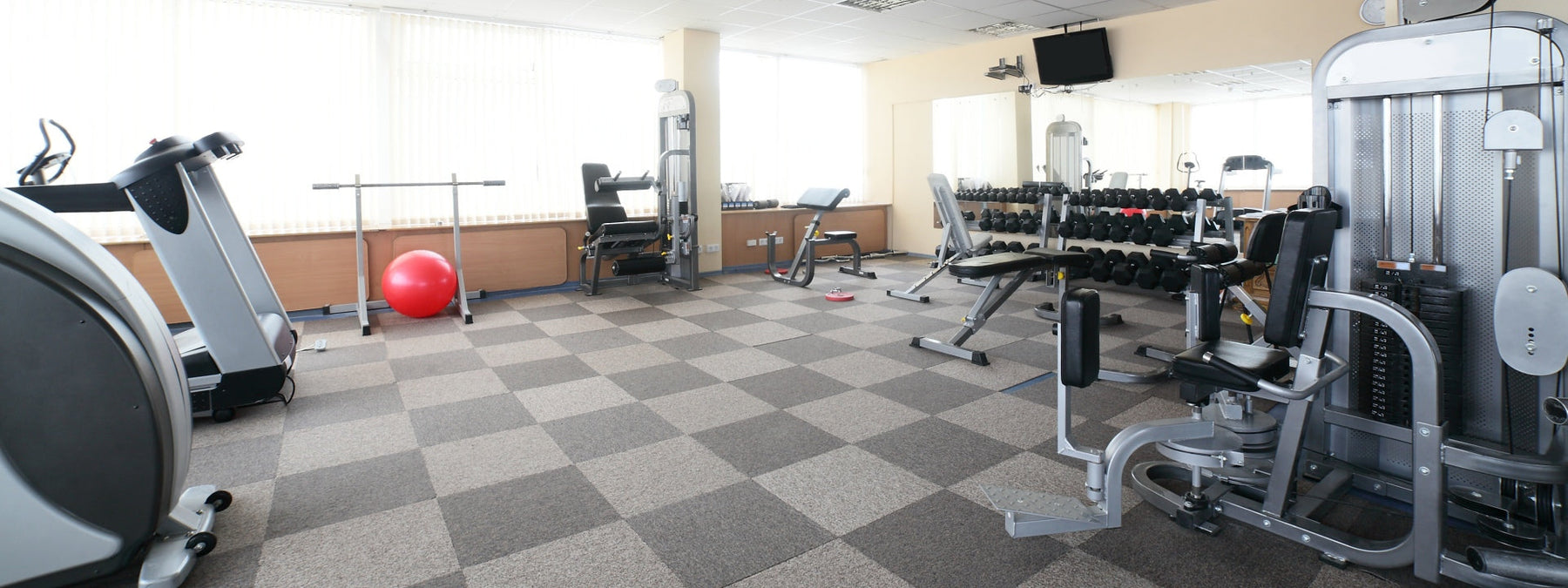 Gym interior illustrating the top gym chains in America