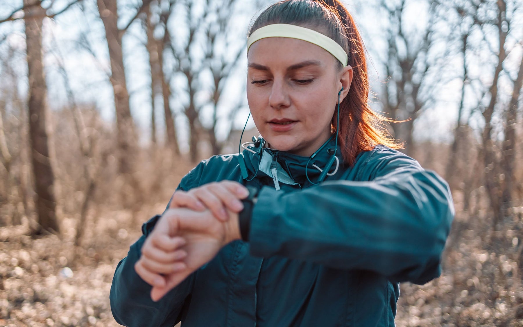Tiger Fitness graphic reviewing the Whoop Strap 4.0 fitness tracker