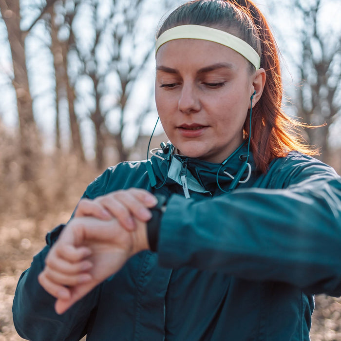 Tiger Fitness graphic reviewing the Whoop Strap 4.0 fitness tracker