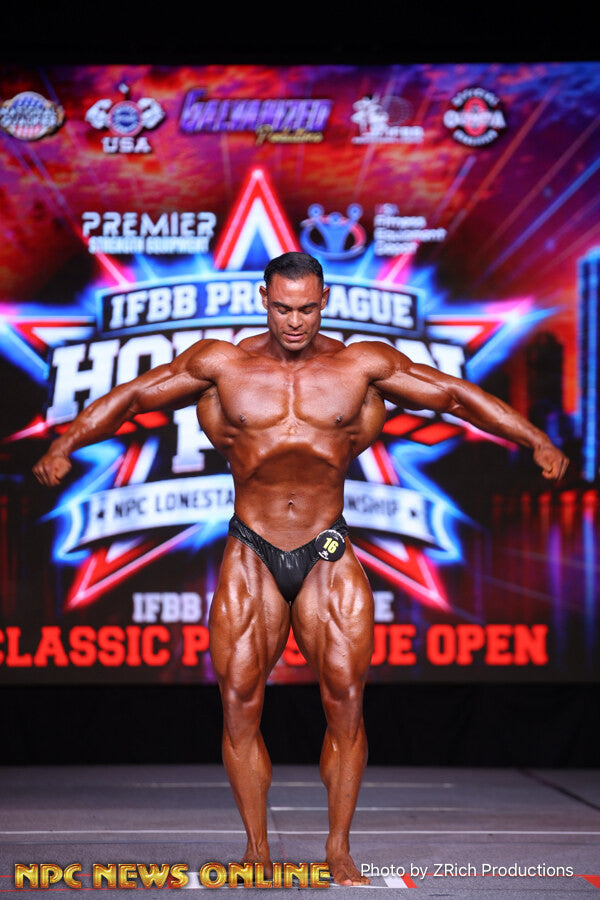 Luis Roberto Valenzuela Ramos onstage at Houston Pro, 2026