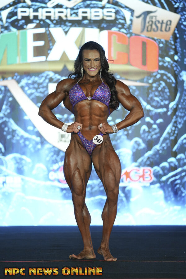 Natalia Abraham Coelho onstage at Mexico Pro, 2025